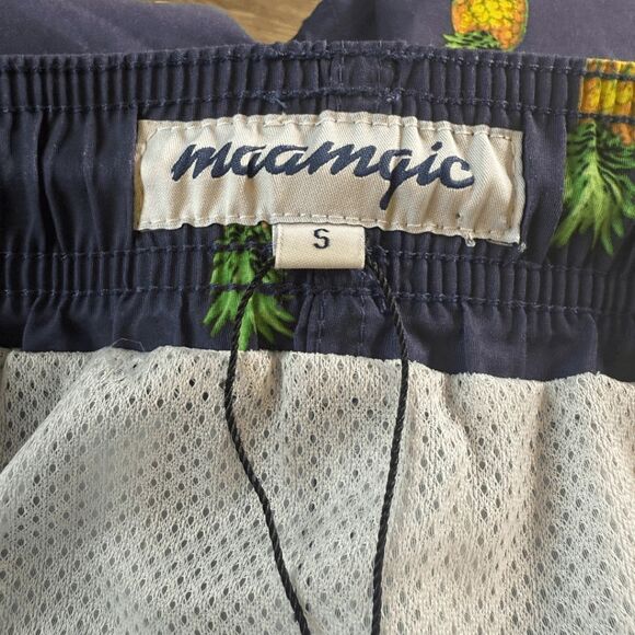 Maamgic Men's Pineapple Print 7" Quick Dry Swim Trunks Blue Yellow Small NWOT - Picture 3 of 6